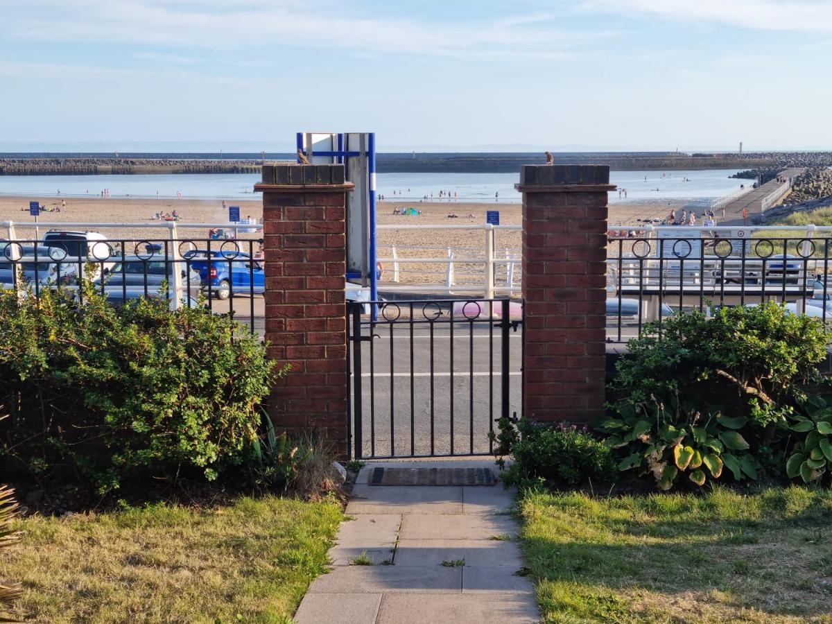 View Couples Retreat Aberavon Direct Seafront Panoramic Sea Views Large Driveway Parking Ferienhaus