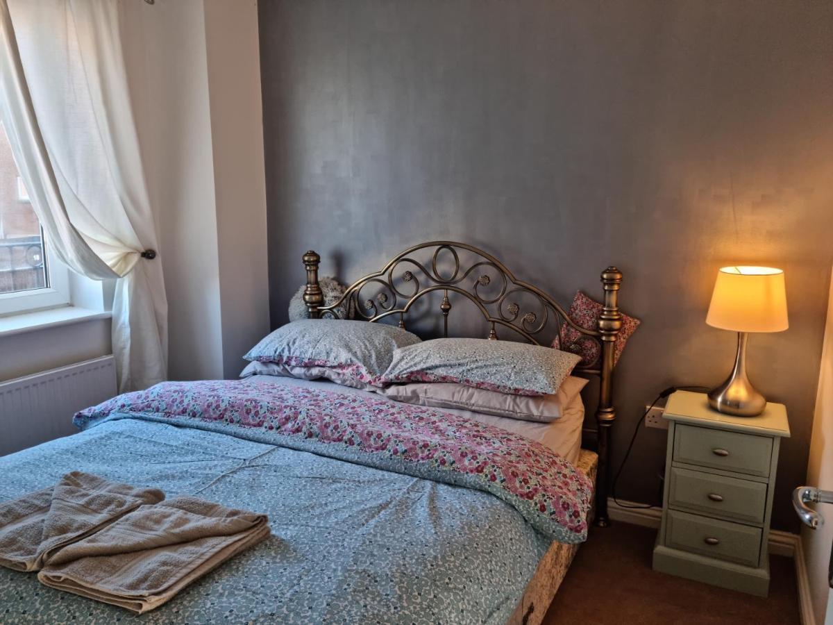 View Couples Retreat Aberavon Direct Seafront Panoramic Sea Views Large Driveway Parking * Port Talbot